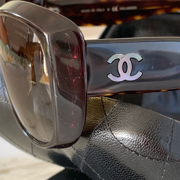 💫CHANEL POLARIZED SUN GLASSES😎💛 - Picture 10 of 10